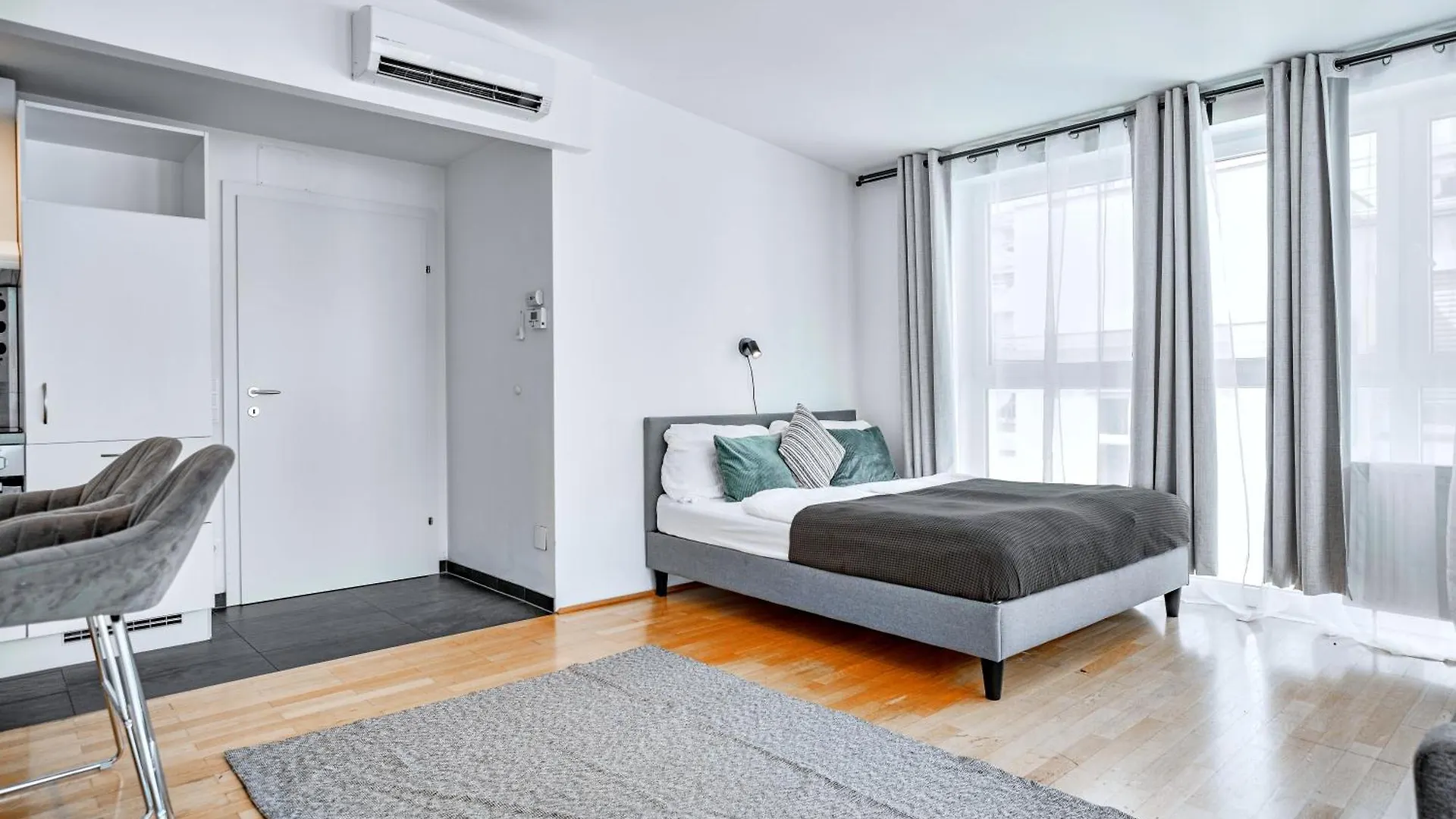 Panorama Rooftop Terrace I 3 Min To Mariahilferstrasse Wien Lejlighed
